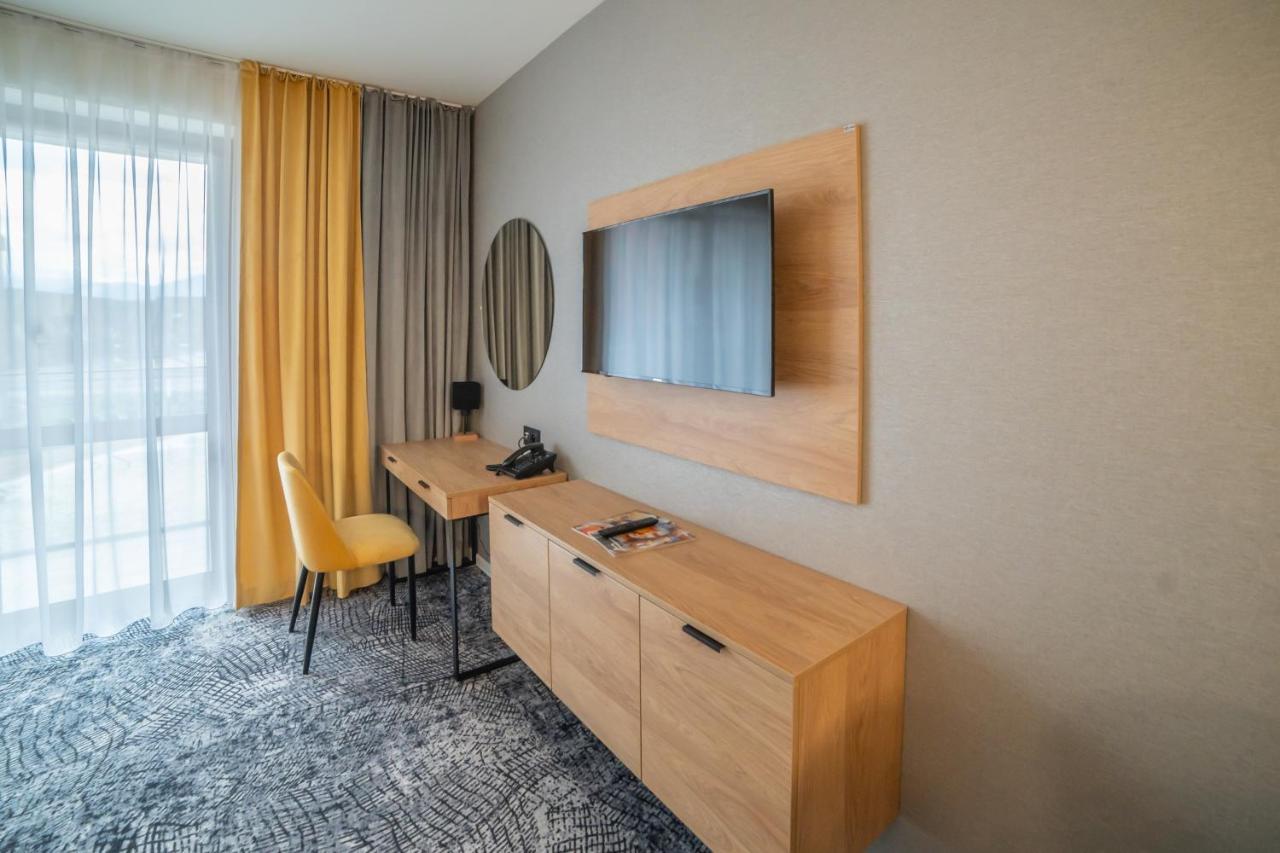 Lux Apartman V Hoteli Akvamarin Bešeňová Extérieur photo